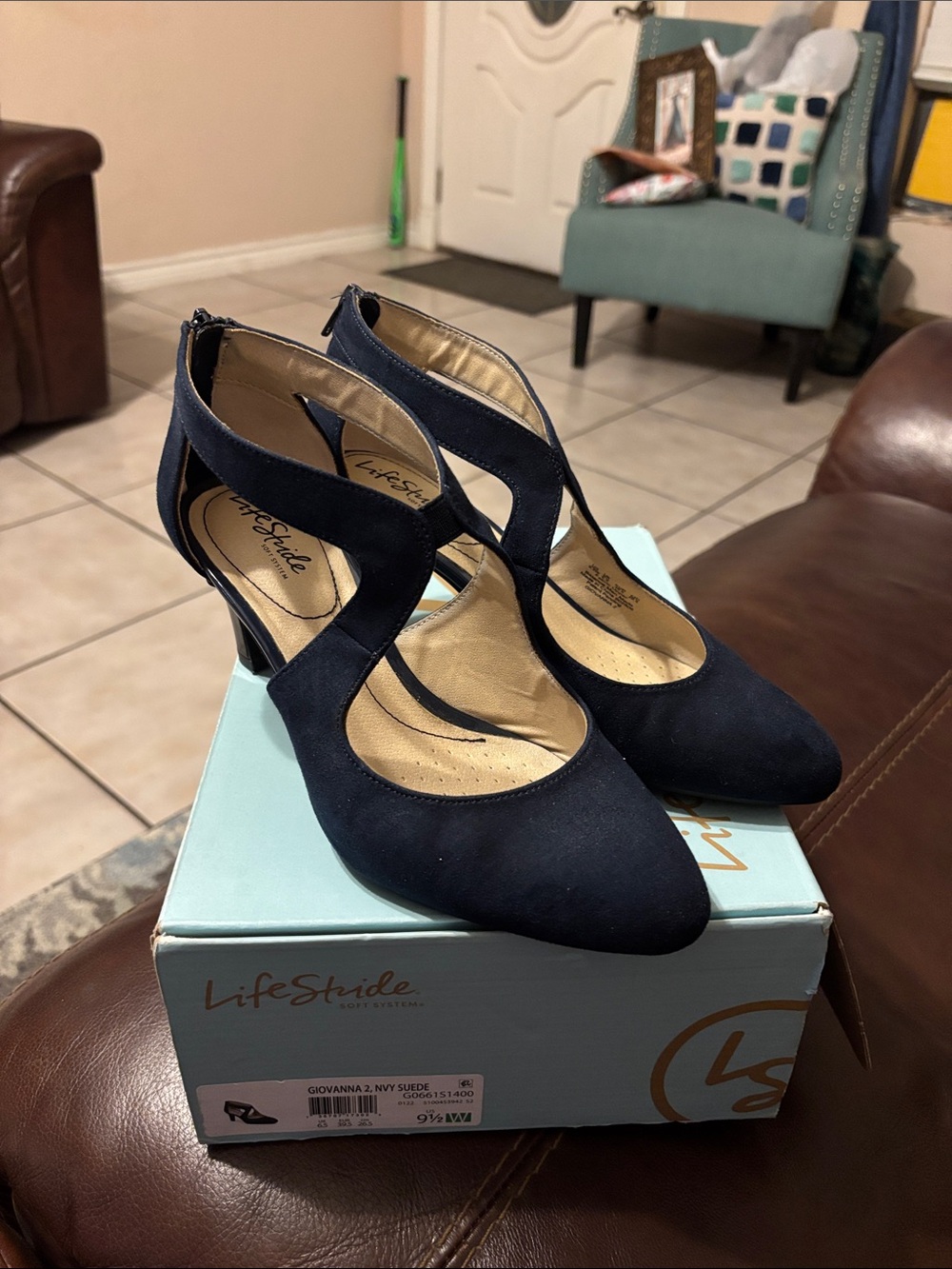 Life Stride Giovanna Navy Suede Dress Pumps - Women's New in box